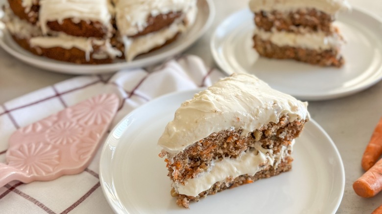 slice of carrot cake 