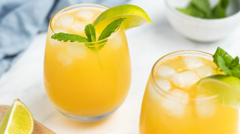 mai tais in 2 glasses