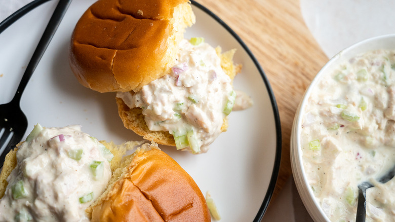 tuna salad on bun